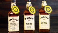 Jack Daniels Honey Flavored Liqueur Tennessee 35% 07 л Jack Daniels Honey Flavored Liqueur Tennessee 35% 07 л
